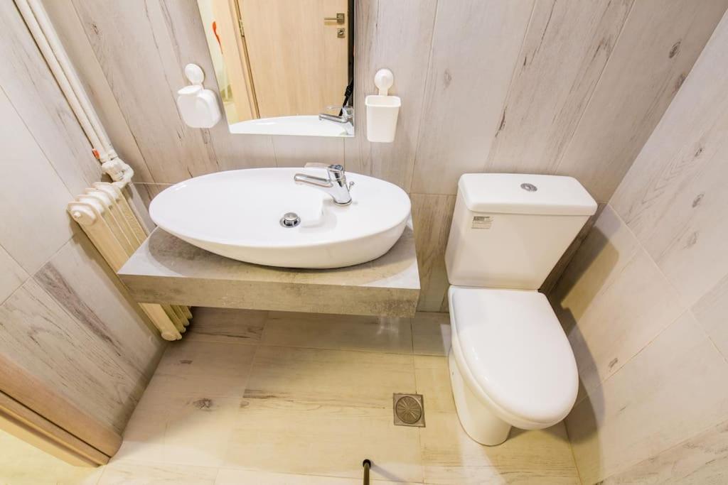 2 Bedrooms Apartment Close To Metro Dafni In 아테네 외부 사진