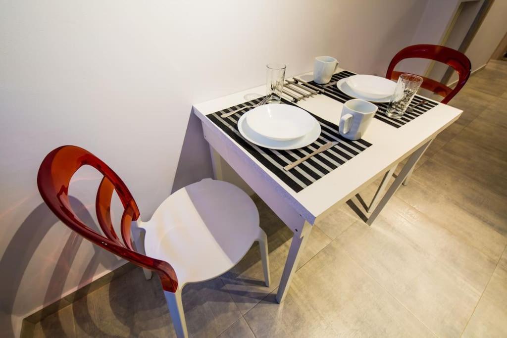 2 Bedrooms Apartment Close To Metro Dafni In 아테네 외부 사진