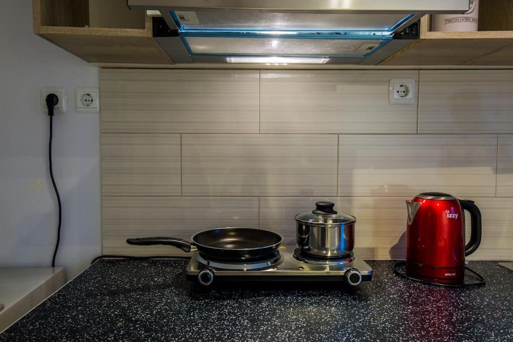 2 Bedrooms Apartment Close To Metro Dafni In 아테네 외부 사진